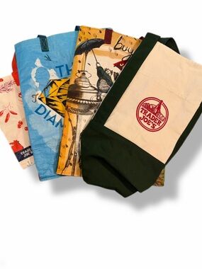 Trader Joe’s Reusable Shopping Tote Bags Lot of 4 Canvas Regional Holiday